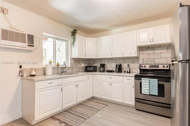 20 SE 13th Ter, Dania Beach FL 33004 - Dania Beach, FL - Photo 3