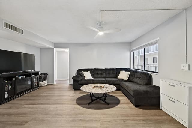 5190 LAS VERDES Circle # 214, Delray Beach FL 33484 - Delray Beach, FL - Photo 6