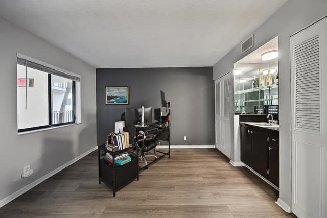 5190 LAS VERDES Circle # 214, Delray Beach FL 33484 - Delray Beach, FL - Photo 5