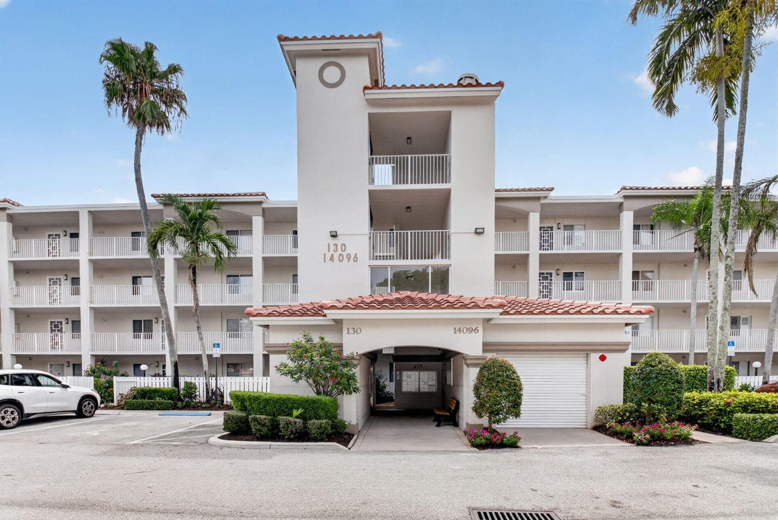 14096 HUNTINGTON POINTE Drive # 309, Delray Beach FL 33484 - Delray Beach, FL - Photo 1