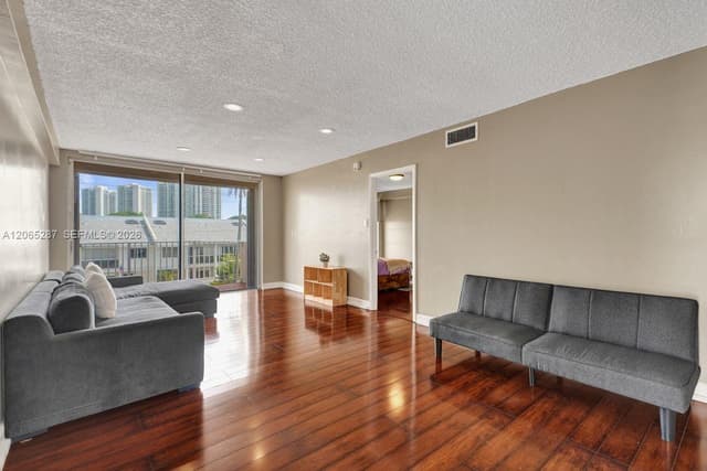 3716 NE 168th St # 301, North Miami Beach FL 33160 - North Miami Beach, FL - Photo 4