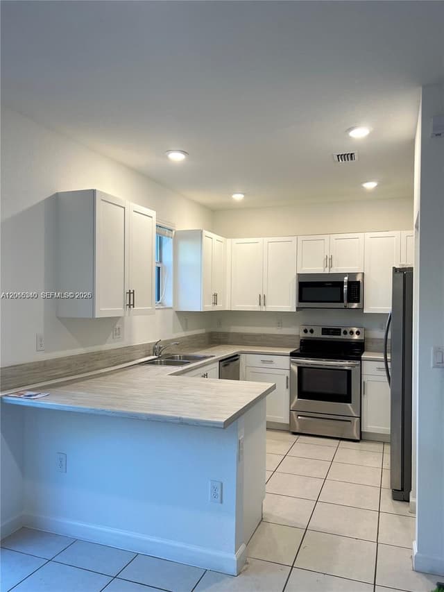 1211 SE 27th Ter, Homestead FL 33035 - Homestead, FL - Photo 3