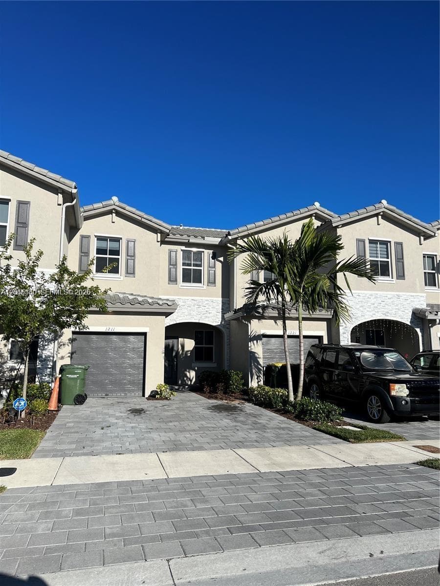 1211 SE 27th Ter, Homestead FL 33035 - Homestead, FL - Photo 1