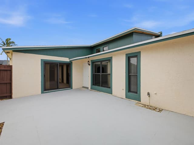 1110 Manor Drive, Palm Springs FL 33461 - Palm Springs, FL - Photo 3