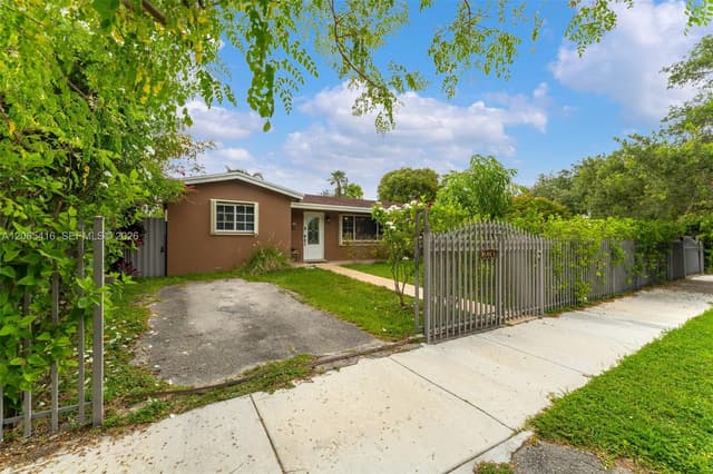 20301 SW 105th Ave, Cutler Bay FL 33189 - Cutler Bay, FL - Photo 2