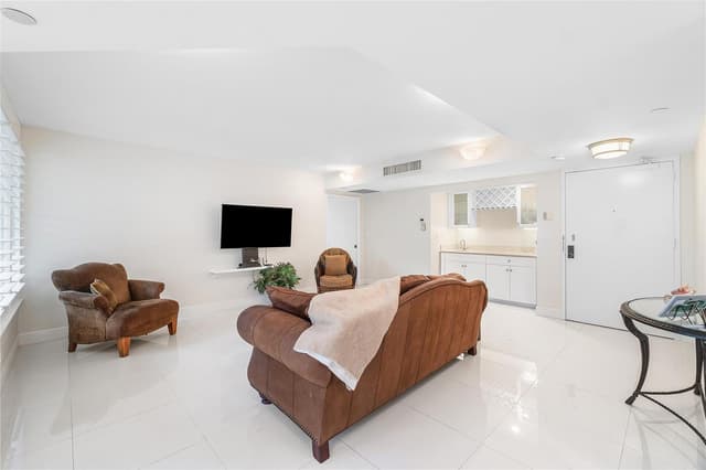 100 SE 5th Avenue # 110, Boca Raton FL 33432 - Boca Raton, FL - Photo 5