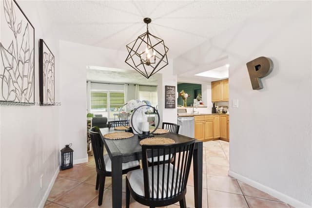 4916 NW 55th Ct, Tamarac FL 33319 - Tamarac, FL - Photo 4