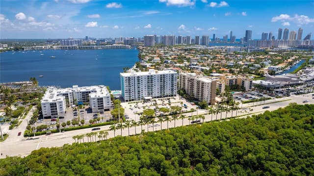 2841 NE 163rd St # 1002, North Miami Beach FL 33160 - North Miami Beach, FL - Photo 4