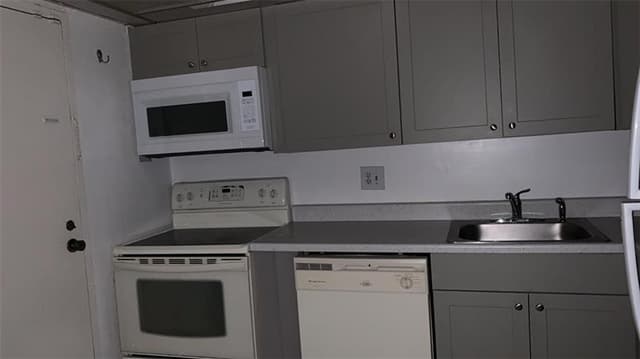3740 INVERRARY Drive # 1E, Lauderhill FL 33319 - Lauderhill, FL - Photo 4
