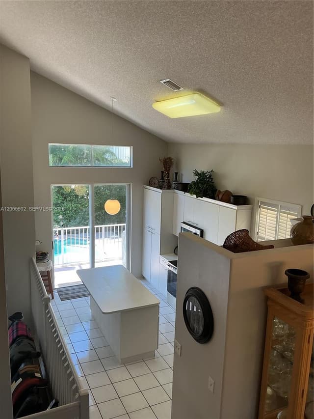 15857 NW 4th Court, Pembroke Pines FL 33028 - Pembroke Pines, FL - Photo 4