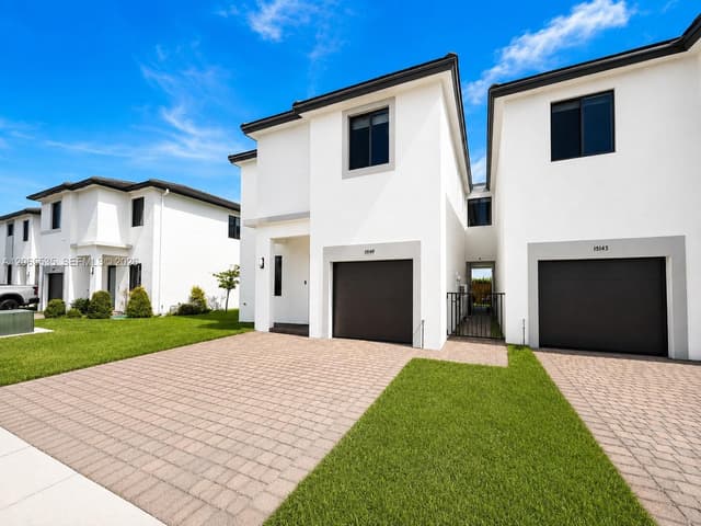 15749 SW 136th Ter, Miami FL 33196 - Miami, FL - Photo 2