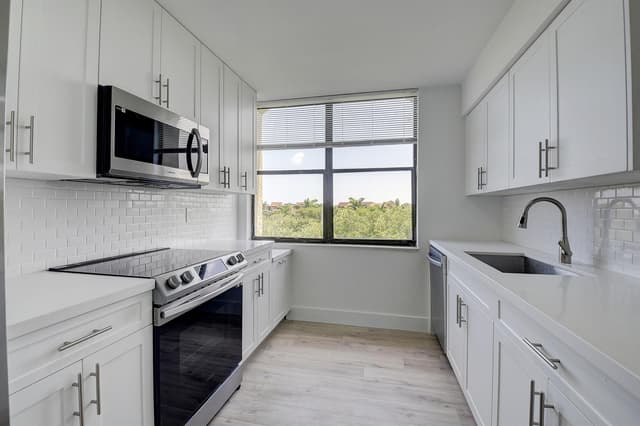 955 Egret Circle # 501, Delray Beach FL 33444 - Delray Beach, FL - Photo 5