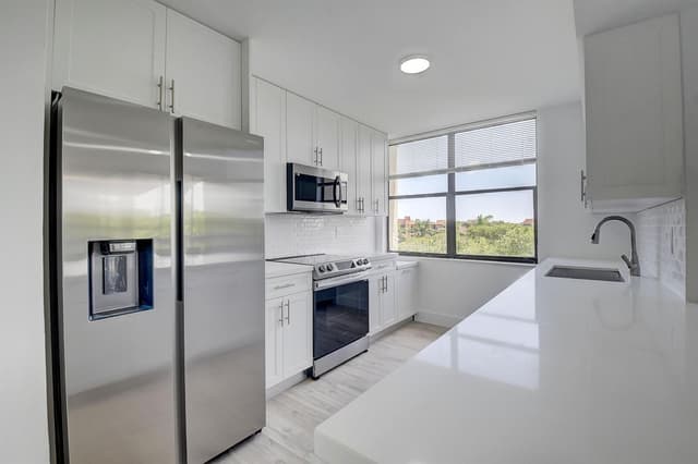 955 Egret Circle # 501, Delray Beach FL 33444 - Delray Beach, FL - Photo 4