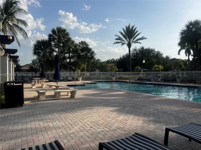 1210 Sorrento Dr, Weston FL 33326 - Weston, FL - Photo 7