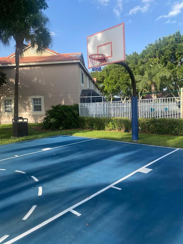1210 Sorrento Dr, Weston FL 33326 - Weston, FL - Photo 5