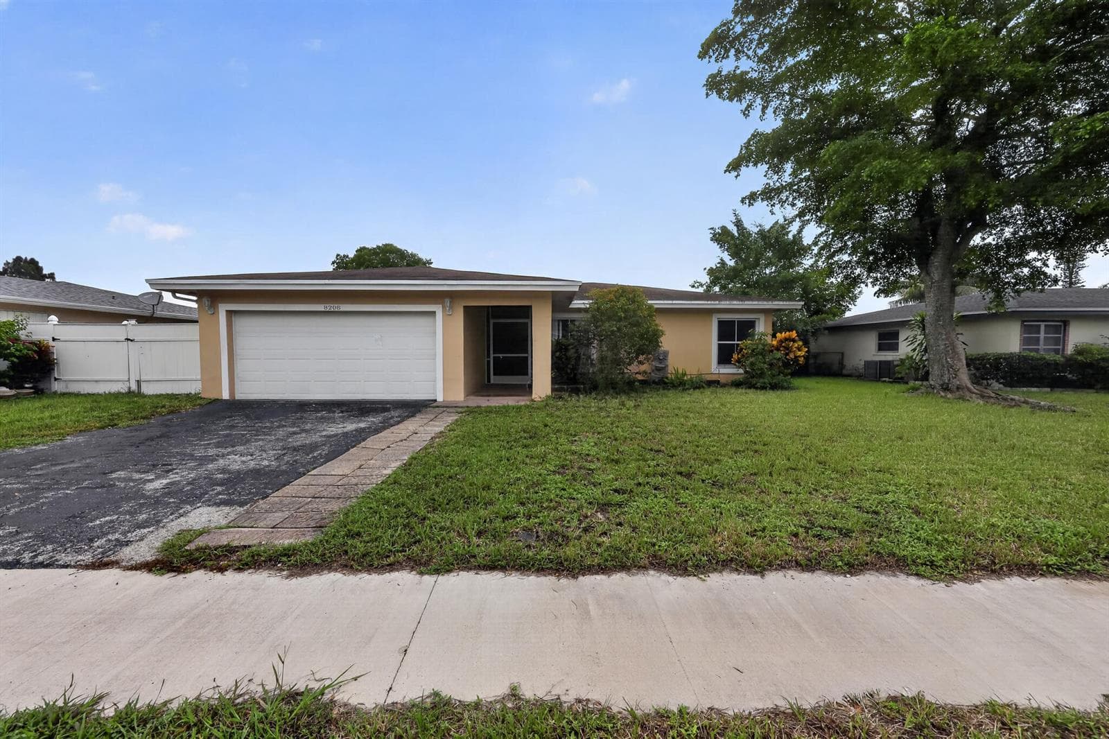 8208 NW 75TH Avenue, Tamarac FL 33321