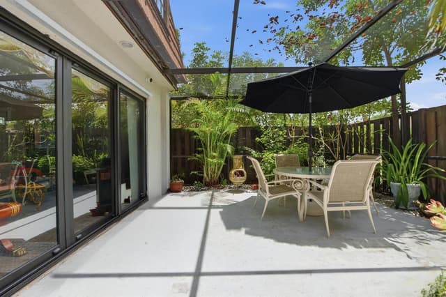 126 WEYBRIDGE Circle # B, Royal Palm Beach FL 33411 - Royal Palm Beach, FL - Photo 6