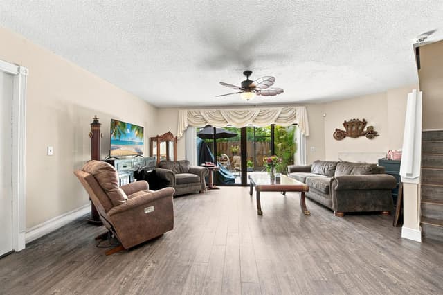 126 WEYBRIDGE Circle # B, Royal Palm Beach FL 33411 - Royal Palm Beach, FL - Photo 3