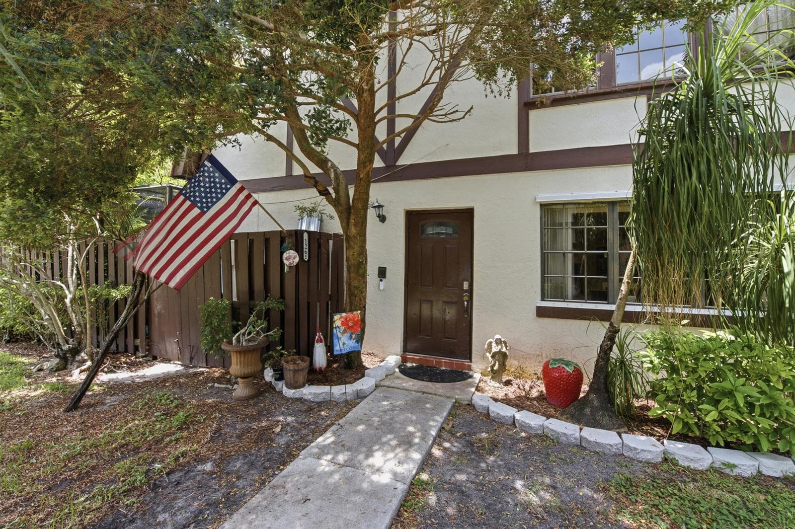 126 WEYBRIDGE Circle # B, Royal Palm Beach FL 33411 - Royal Palm Beach, FL - Photo 1