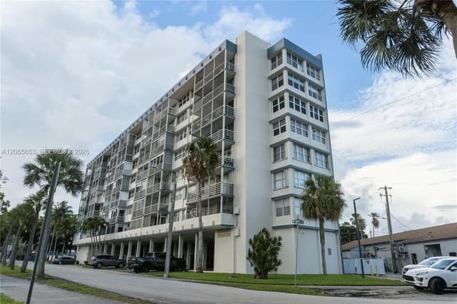 16850 S Glades Dr # 5C, North Miami Beach FL 33162 - North Miami Beach, FL - Photo 2