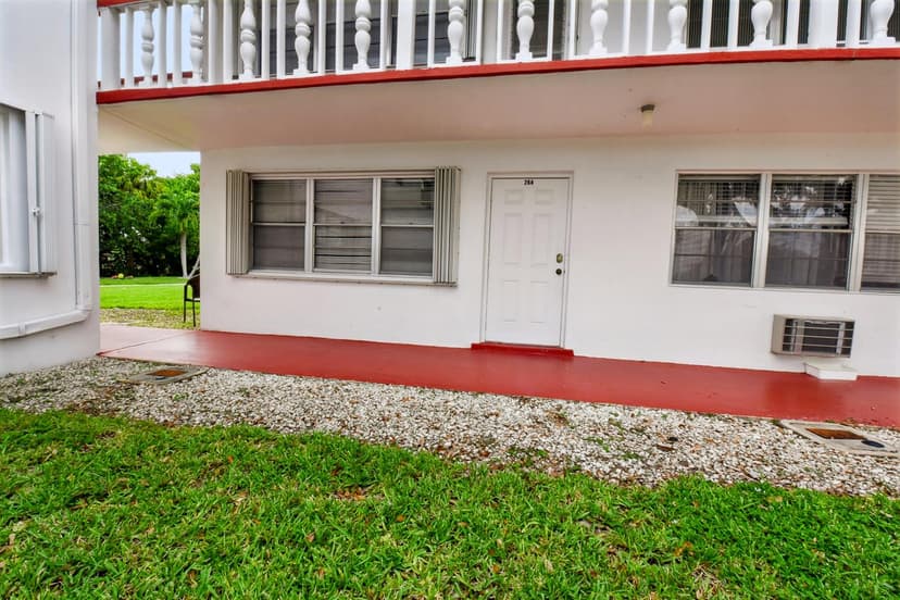 264 Northampton N, West Palm Beach FL 33417