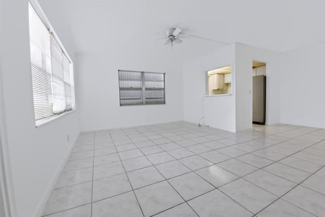 264 Northampton N, West Palm Beach FL 33417 - West Palm Beach, FL - Photo 4