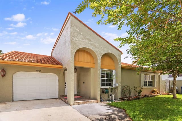 2905 Albatross Dr, Cooper City FL 33026 - Cooper City, FL - Photo 2