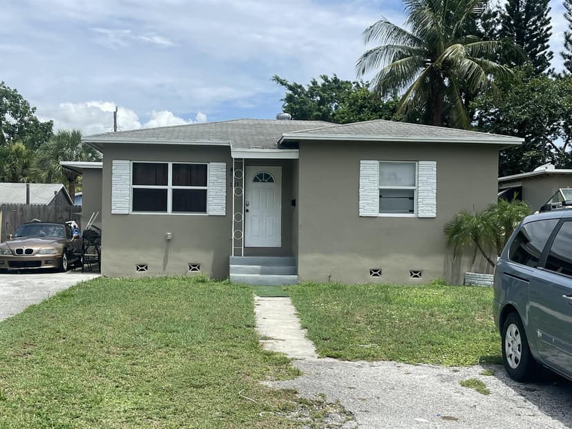 121 SE 5TH Avenue, Boynton Beach FL 33435