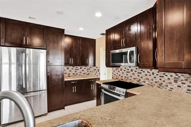 215 SE 3rd Ave # 501C, Hallandale Beach FL 33009 - Hallandale Beach, FL - Photo 5