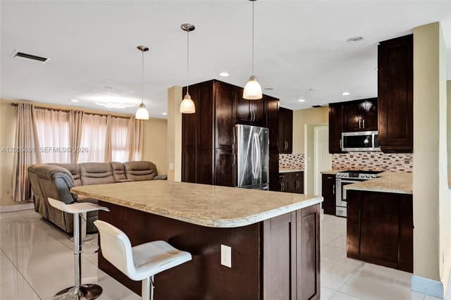 215 SE 3rd Ave # 501C, Hallandale Beach FL 33009 - Hallandale Beach, FL - Photo 4