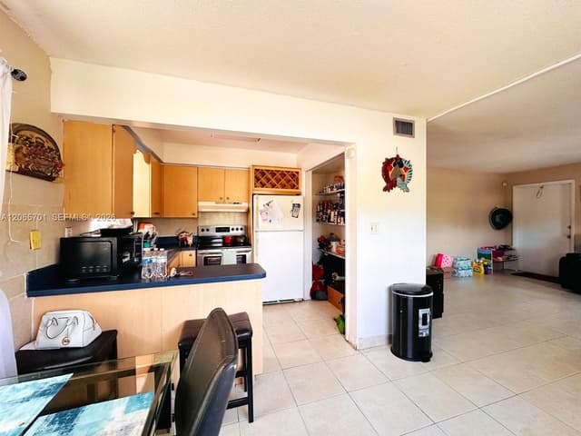 2420 Johnson St # 202, Hollywood FL 33020 - Hollywood, FL - Photo 5