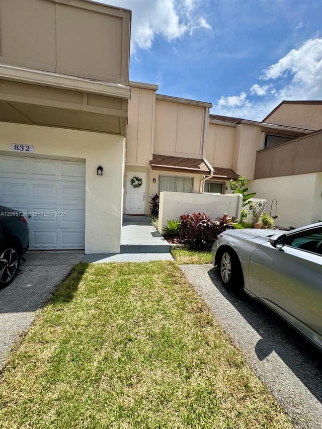 832 NW 81st Way # 9, Plantation FL 33324 - Plantation, FL - Photo 2