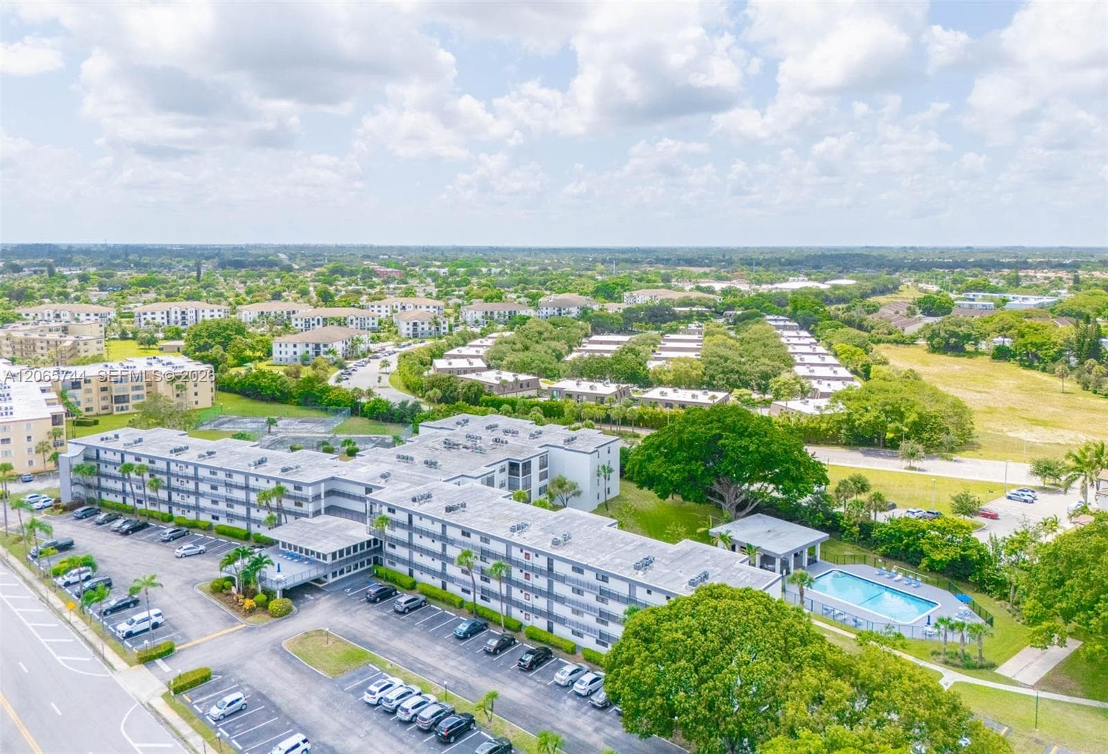 9233 SW 8th St # 208, Boca Raton FL 33428 - Boca Raton, FL - Photo 1
