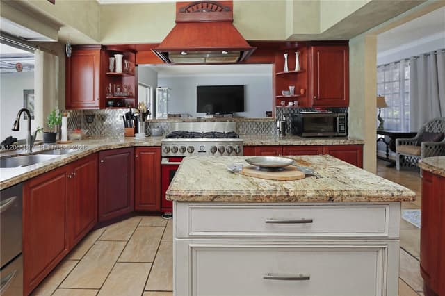 910 N 14th Ct, Hollywood FL 33020 - Hollywood, FL - Photo 5