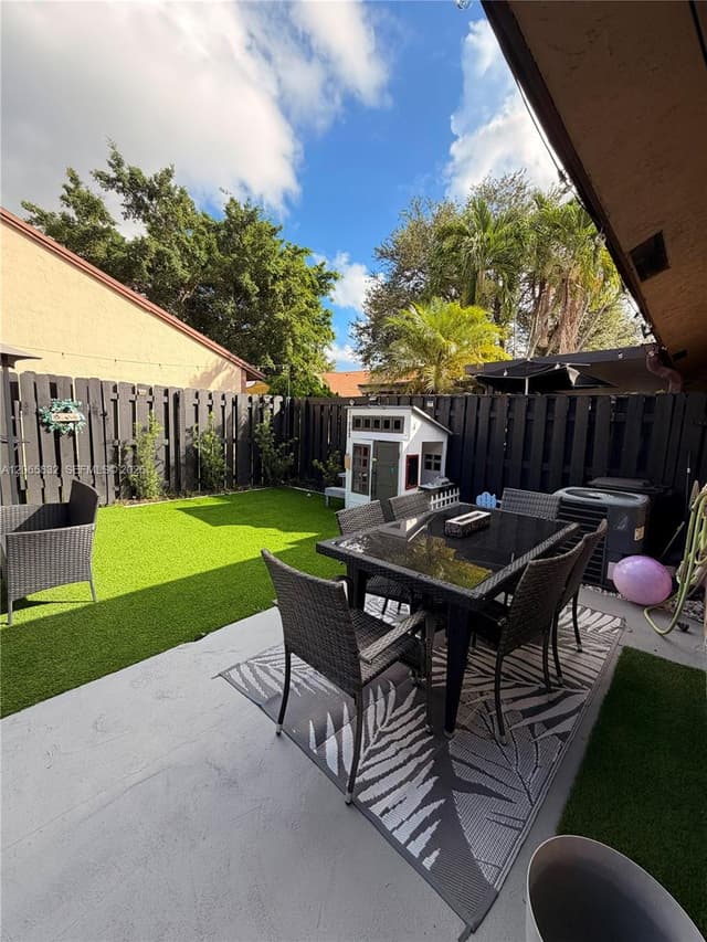 11083 NW 38th Pl, Sunrise FL 33351 - Sunrise, FL - Photo 3