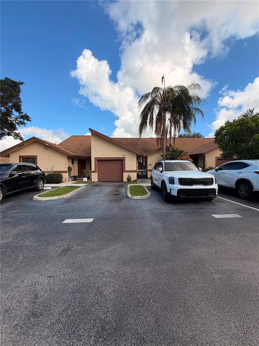 11083 NW 38th Pl, Sunrise FL 33351 - Sunrise, FL - Photo 1