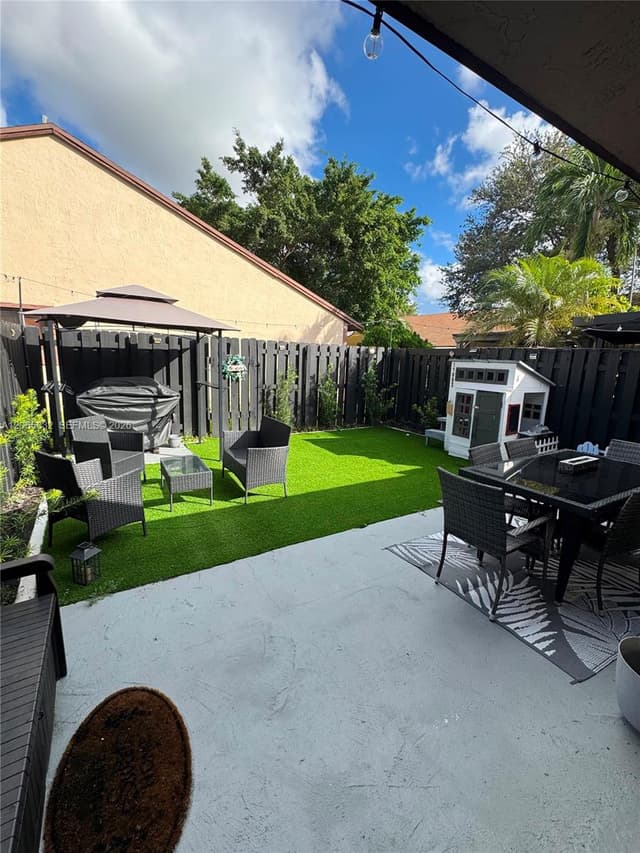 11083 NW 38th Pl, Sunrise FL 33351 - Sunrise, FL - Photo 4