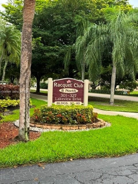 301 Lakeview Dr # 102, Weston FL 33326