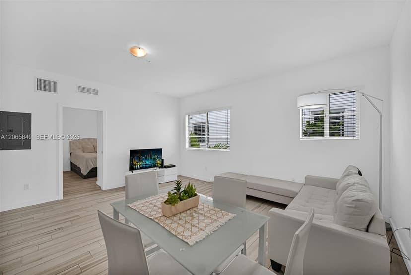 1560 Meridian Ave # 207, Miami Beach FL 33139