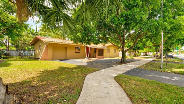 10710 SW 32nd St, Miami FL 33165 - Miami, FL - Photo 6