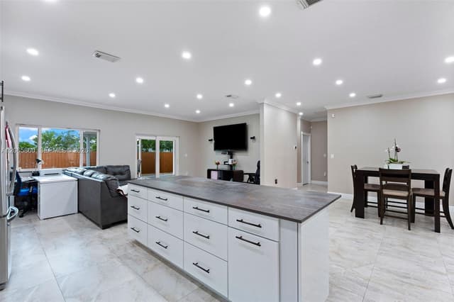 15717 SW 138th Ter, Miami FL 33196 - Miami, FL - Photo 5