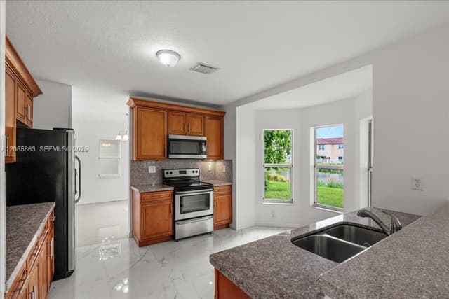1720 NE 35 Avenue, Homestead FL 33033 - Homestead, FL - Photo 6