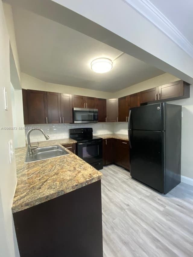 446 NE 210th Cir Ter # 6A, Miami FL 33179 - Miami, FL - Photo 3
