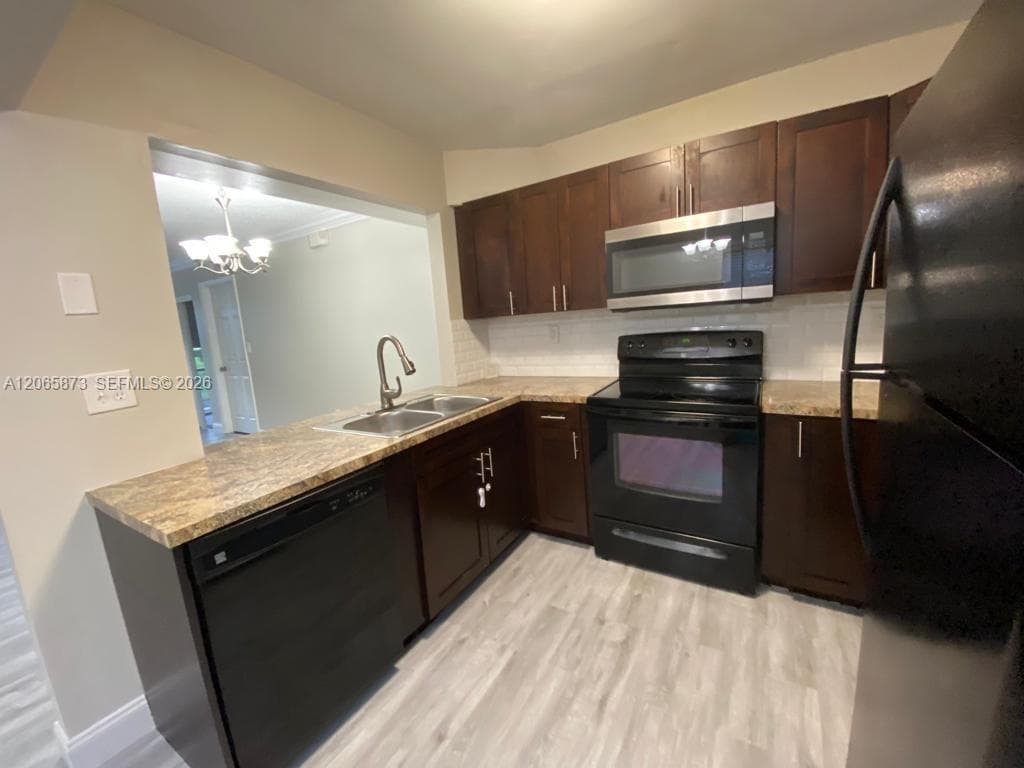 446 NE 210th Cir Ter # 6A, Miami FL 33179