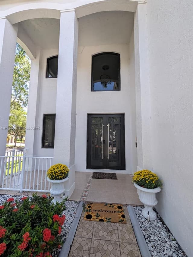 1073 Allamanda Way, Weston FL 33327 - Weston, FL - Photo 2