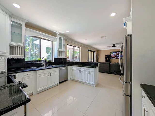 1073 Allamanda Way, Weston FL 33327 - Weston, FL - Photo 7