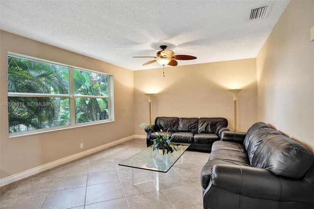 9308 NW 8th Cir, Plantation FL 33324 - Plantation, FL - Photo 7