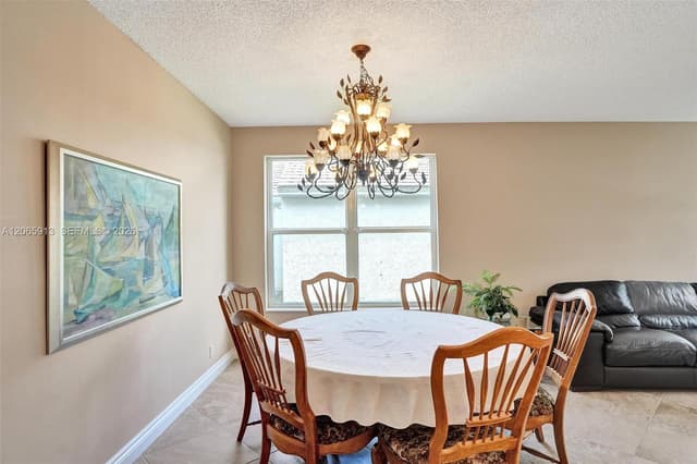 9308 NW 8th Cir, Plantation FL 33324 - Plantation, FL - Photo 5