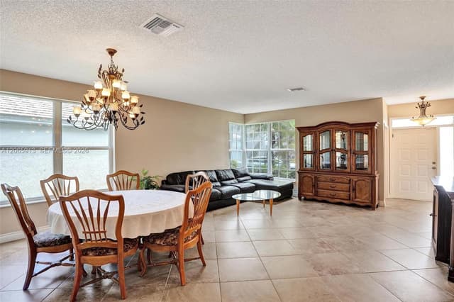 9308 NW 8th Cir, Plantation FL 33324 - Plantation, FL - Photo 4