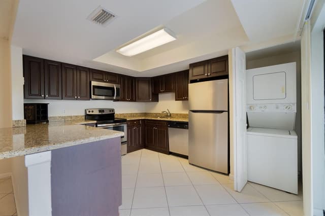 1530 Shaker Circle, Wellington FL 33414 - Wellington, FL - Photo 3